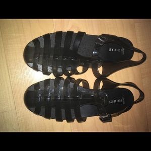 Black jelly shoes size 7